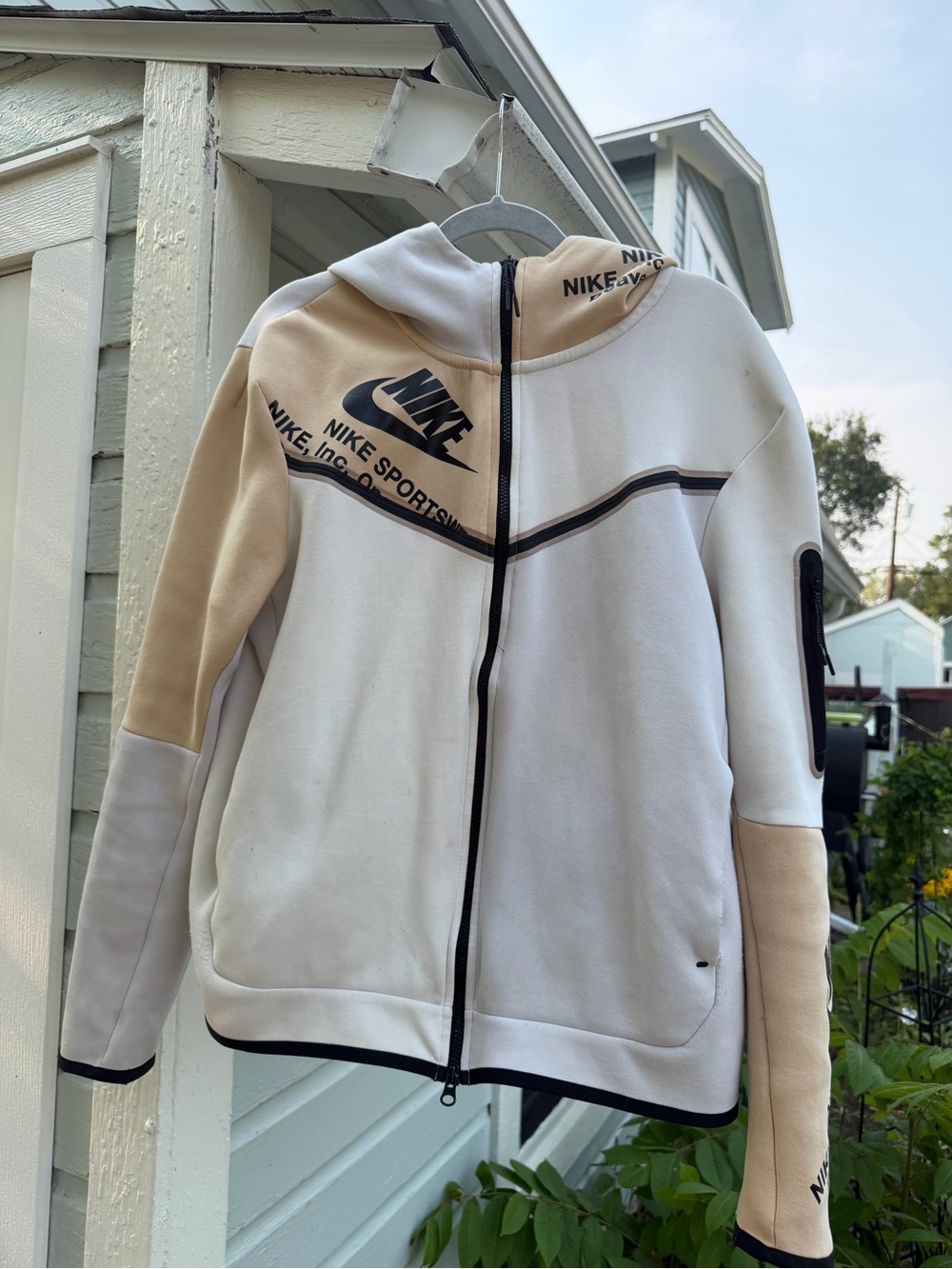 Nike men’s cream colored tech fleece full zip size L